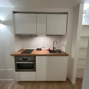 https://studio-apartment-near-bocconi.italymilanhotels.net